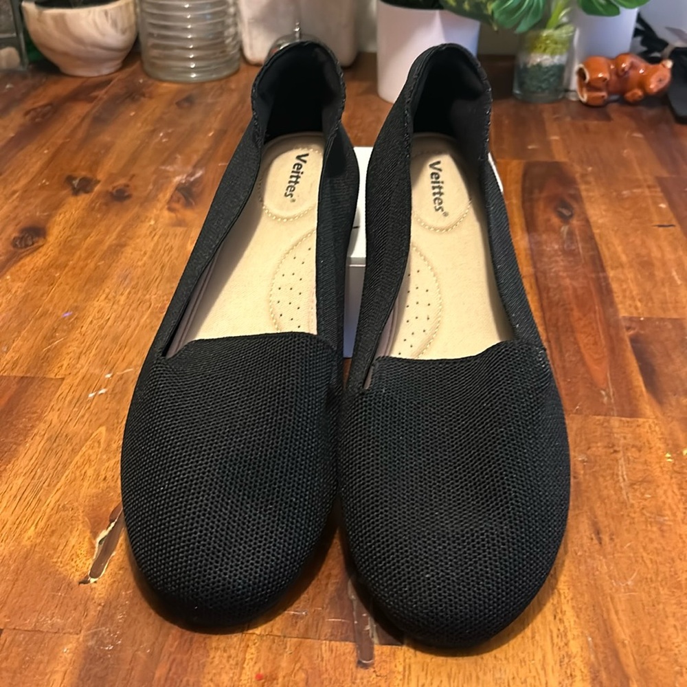 Veittes Woman's Black Fabric Round Toe Slip On Flats.... Size:11W